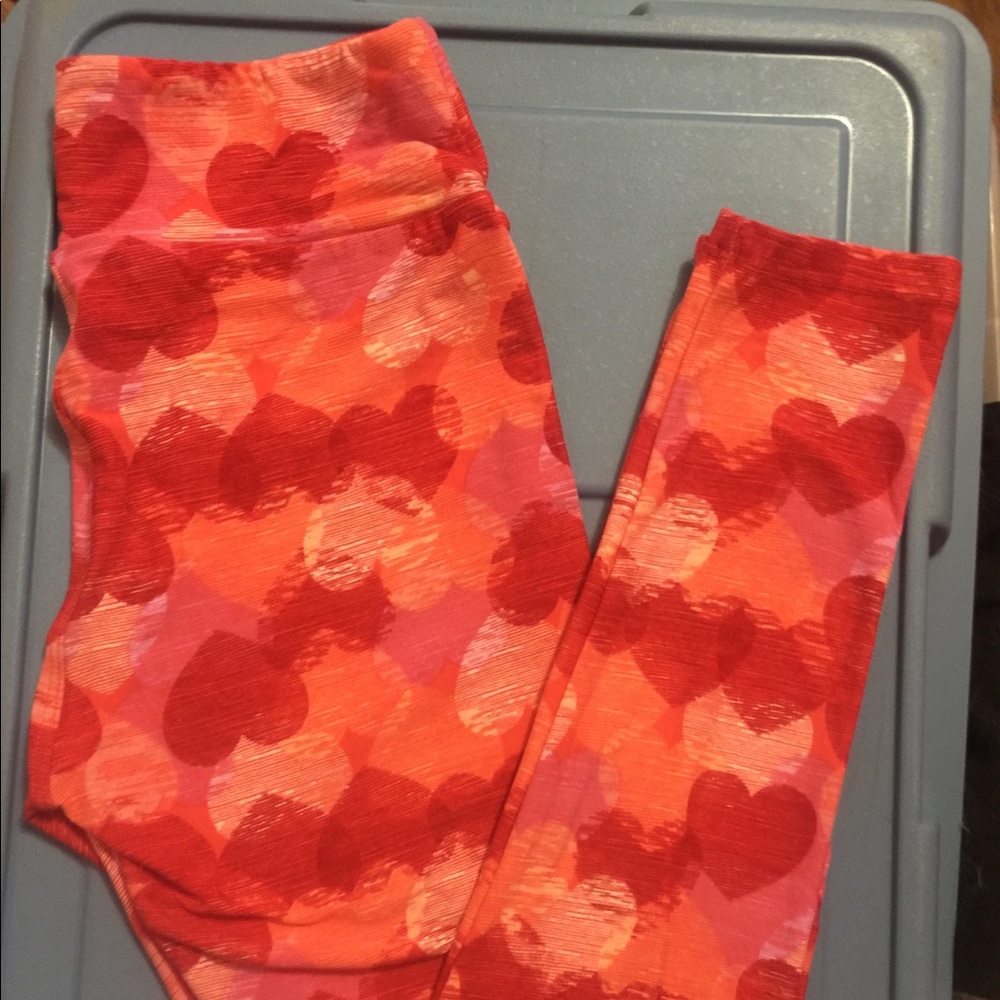 One size Valentine’s Day LuLaRoe leggings!